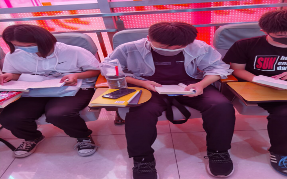 日出水了啊快点使劲动态图