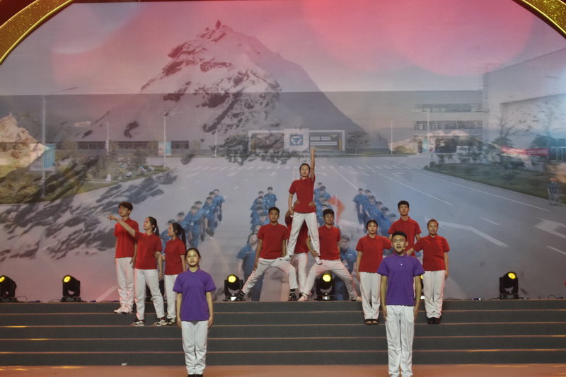 日出水了啊快点使劲动态图