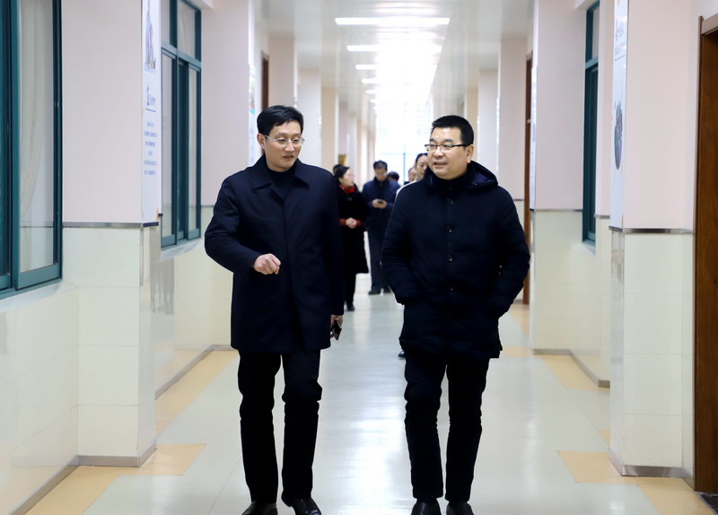 日出水了啊快点使劲动态图