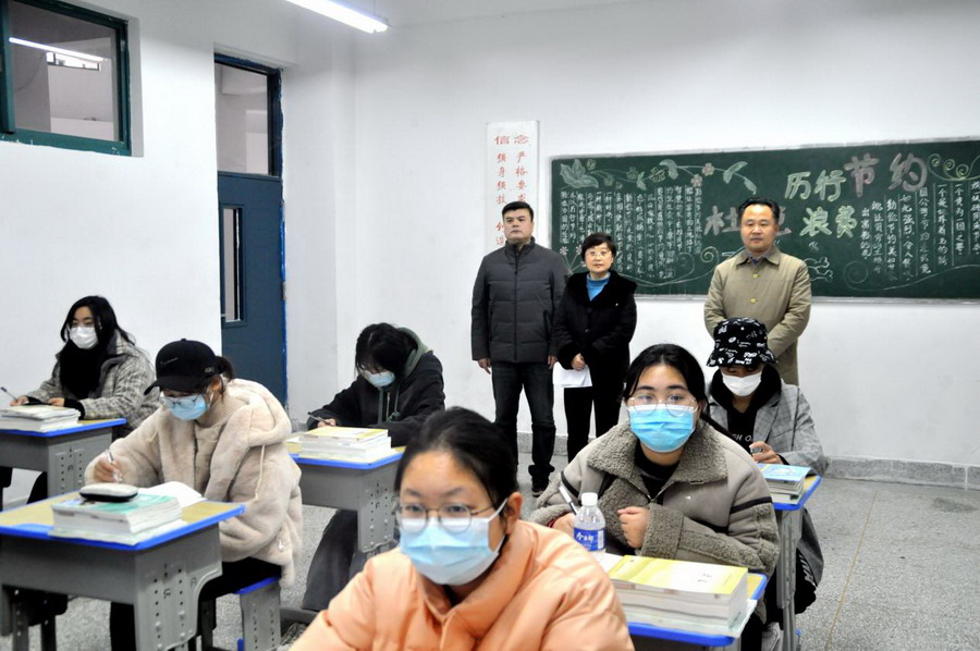 日出水了啊快点使劲动态图