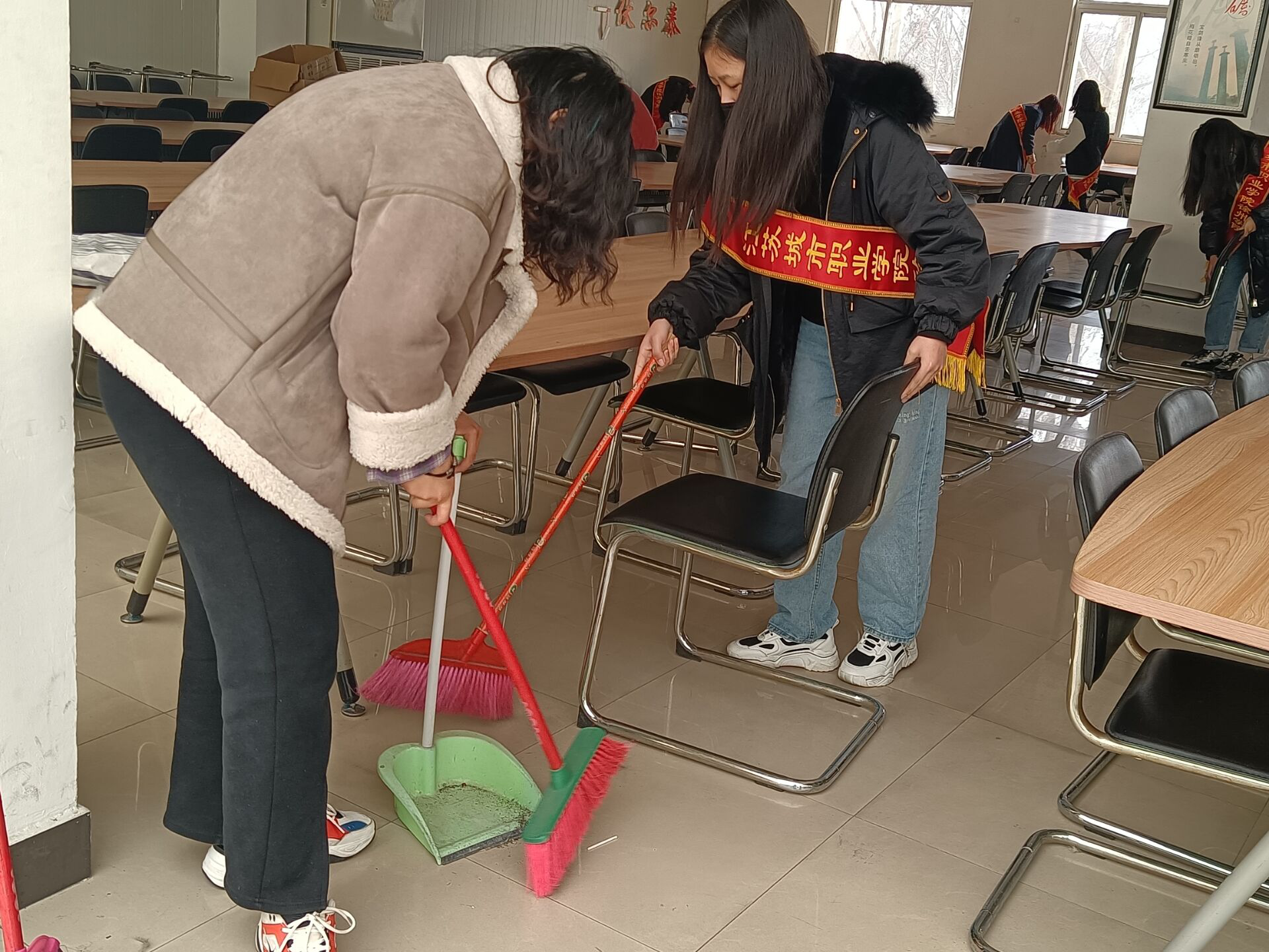 日出水了啊快点使劲动态图