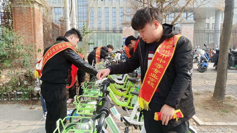 日出水了啊快点使劲动态图