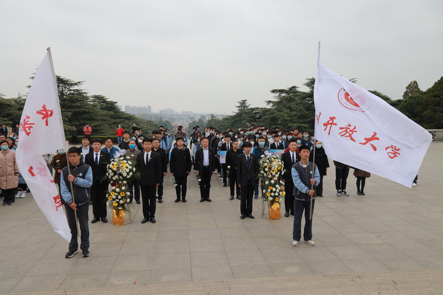 日出水了啊快点使劲动态图