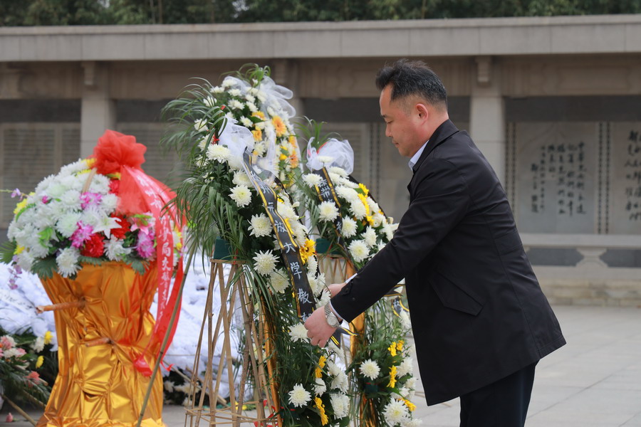 日出水了啊快点使劲动态图