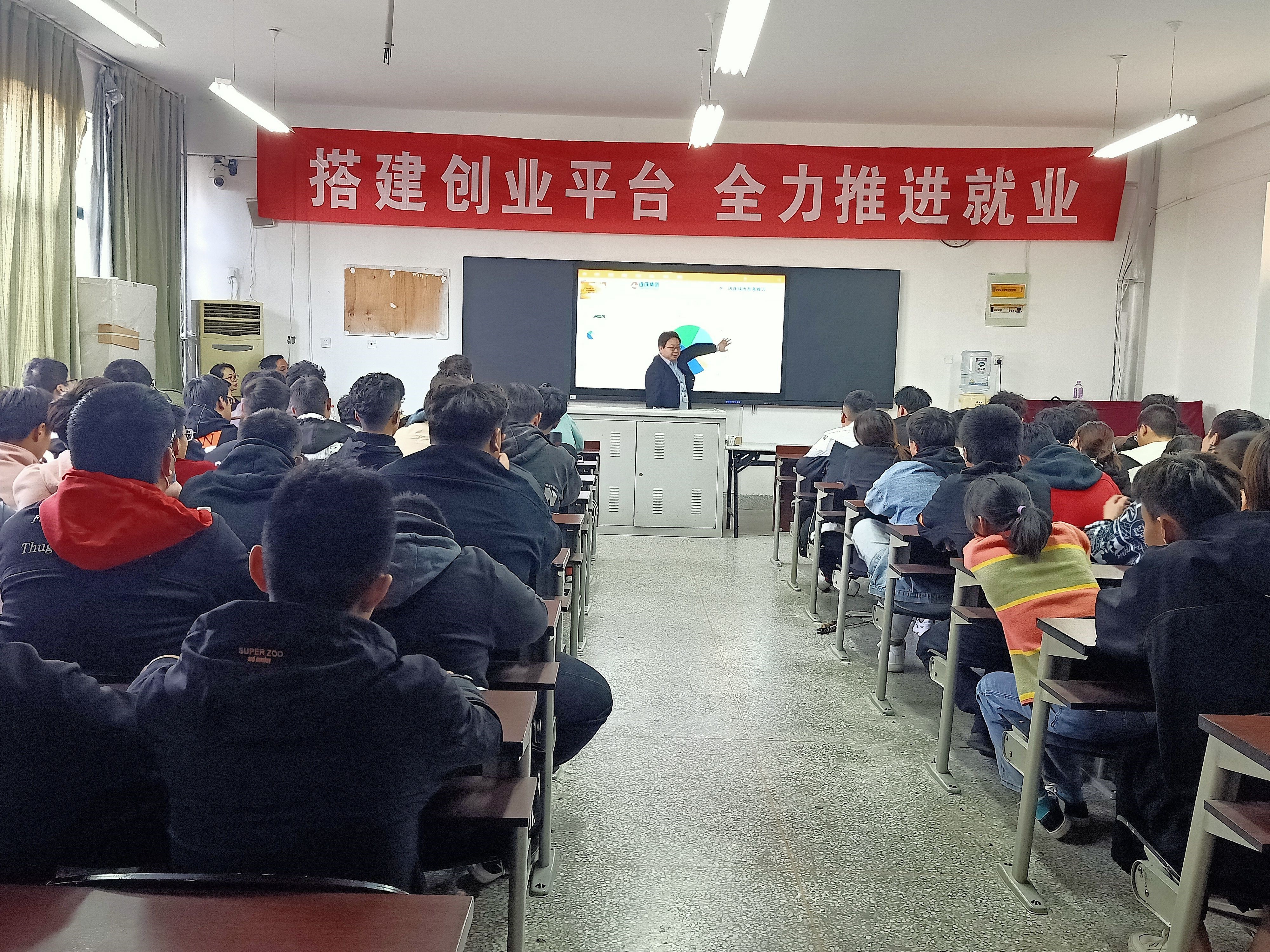 日出水了啊快点使劲动态图