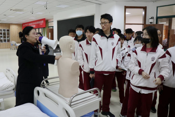 日出水了啊快点使劲动态图