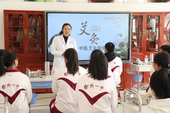 日出水了啊快点使劲动态图