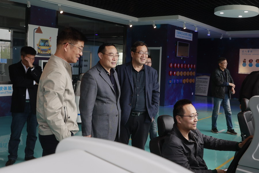 日出水了啊快点使劲动态图