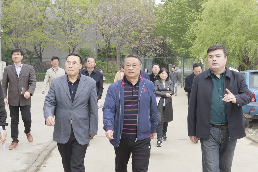 日出水了啊快点使劲动态图