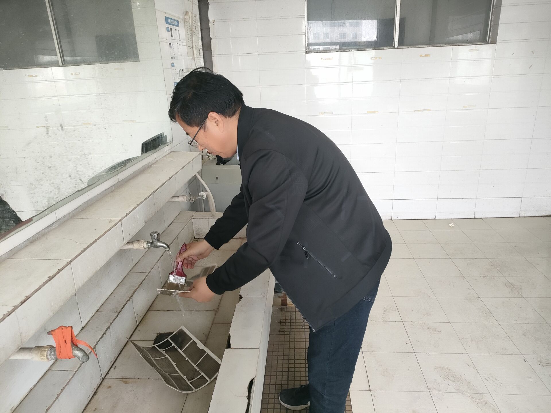 日出水了啊快点使劲动态图