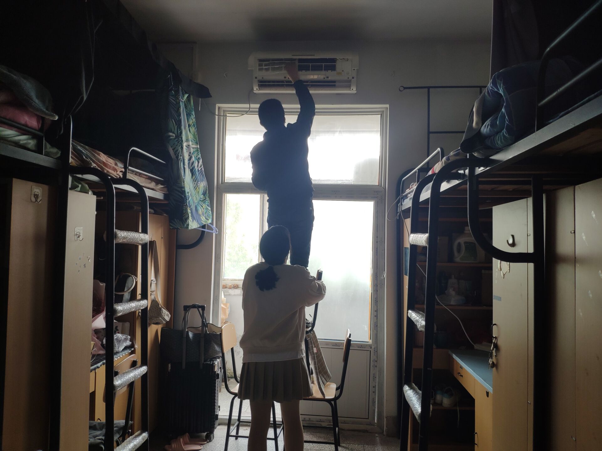 日出水了啊快点使劲动态图