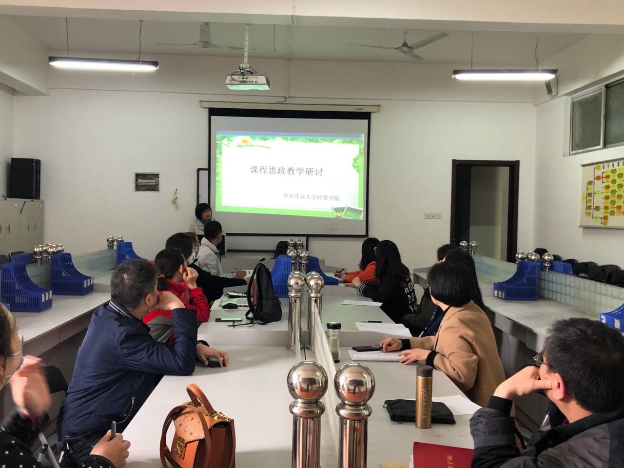 日出水了啊快点使劲动态图