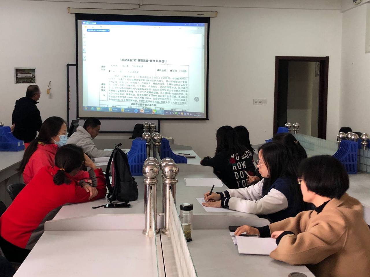 日出水了啊快点使劲动态图