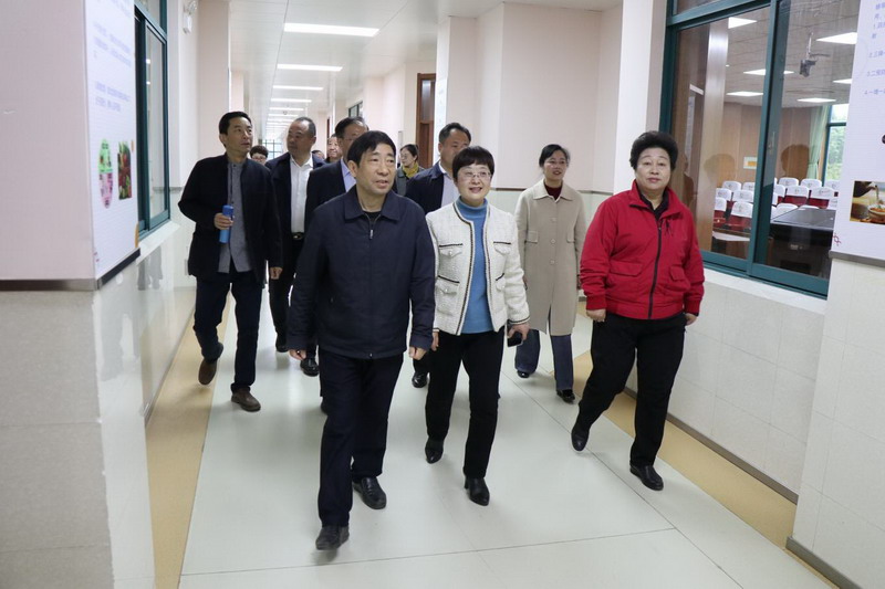 日出水了啊快点使劲动态图