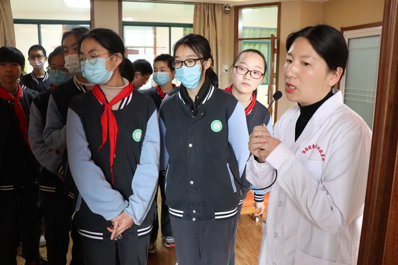 日出水了啊快点使劲动态图