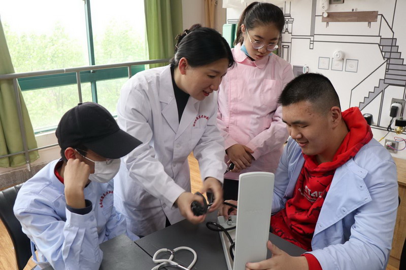 日出水了啊快点使劲动态图