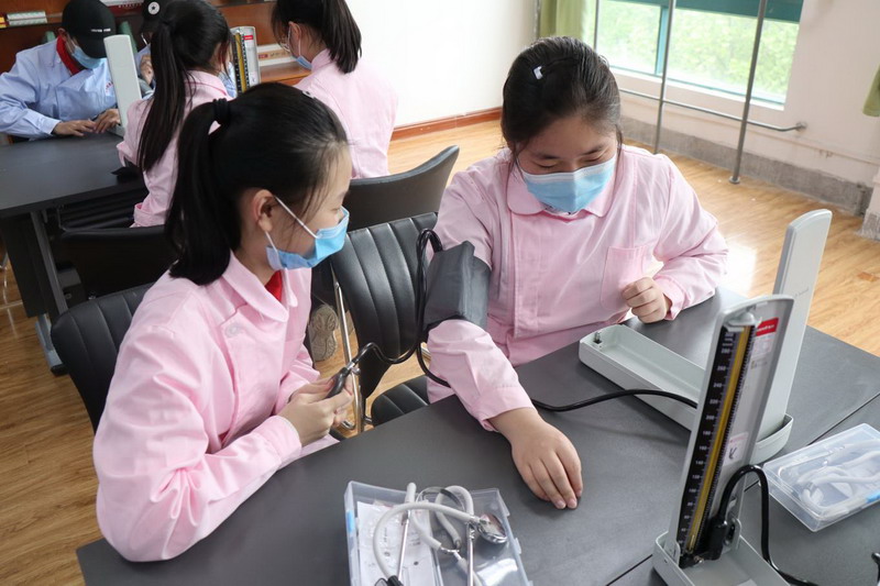 日出水了啊快点使劲动态图