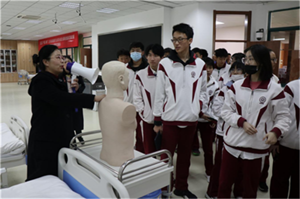 日出水了啊快点使劲动态图