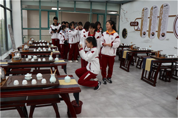 日出水了啊快点使劲动态图