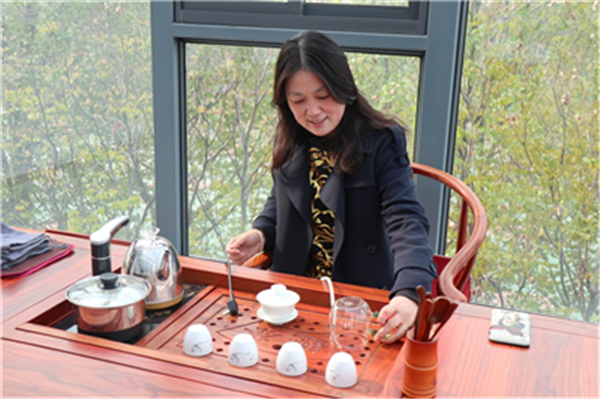 日出水了啊快点使劲动态图