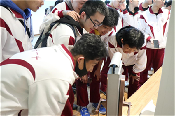 日出水了啊快点使劲动态图