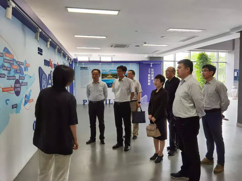 日出水了啊快点使劲动态图