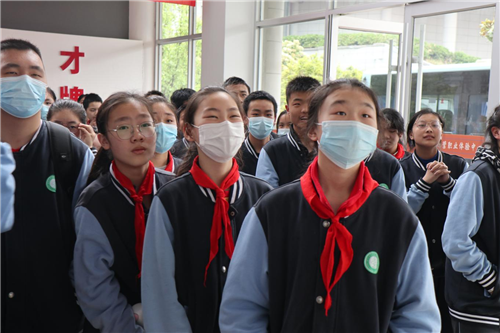 日出水了啊快点使劲动态图