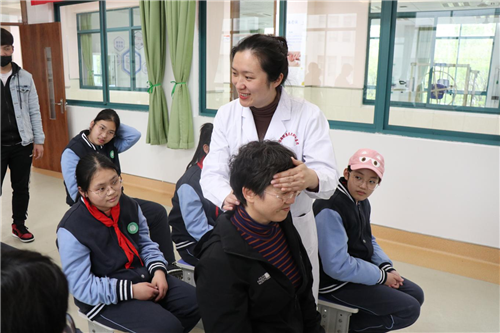 日出水了啊快点使劲动态图