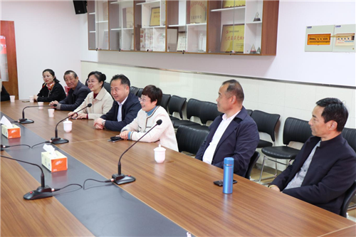 日出水了啊快点使劲动态图