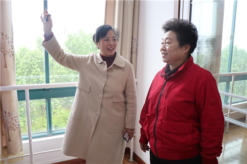 日出水了啊快点使劲动态图