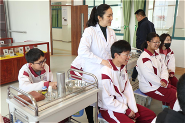 日出水了啊快点使劲动态图