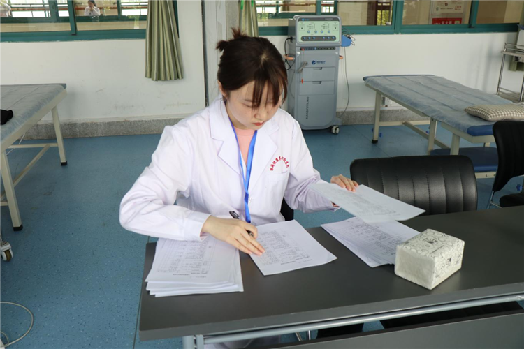 日出水了啊快点使劲动态图