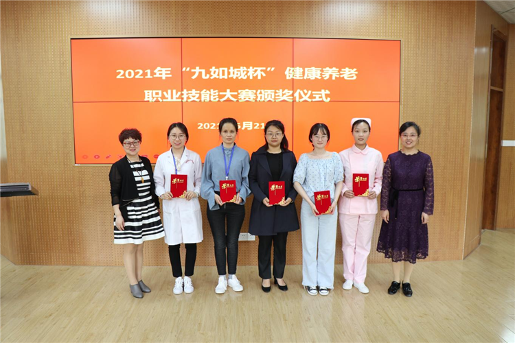 日出水了啊快点使劲动态图