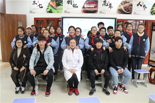 日出水了啊快点使劲动态图