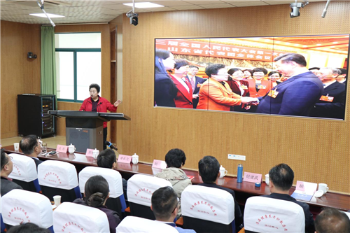 日出水了啊快点使劲动态图