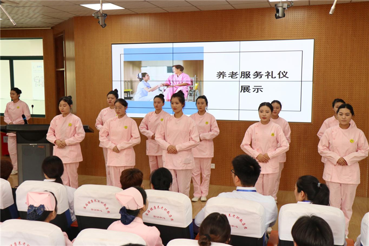 日出水了啊快点使劲动态图