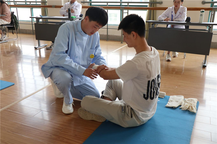 日出水了啊快点使劲动态图