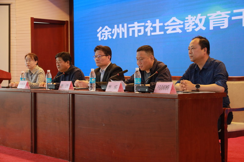 日出水了啊快点使劲动态图