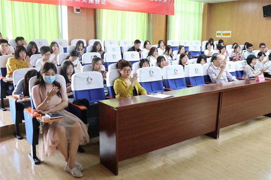 日出水了啊快点使劲动态图