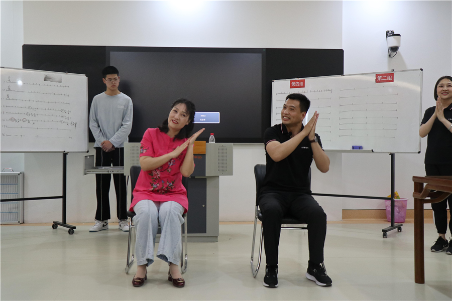 日出水了啊快点使劲动态图