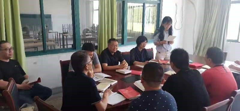 王萍同志诵读革命诗词《清平乐&middot;六盘山》