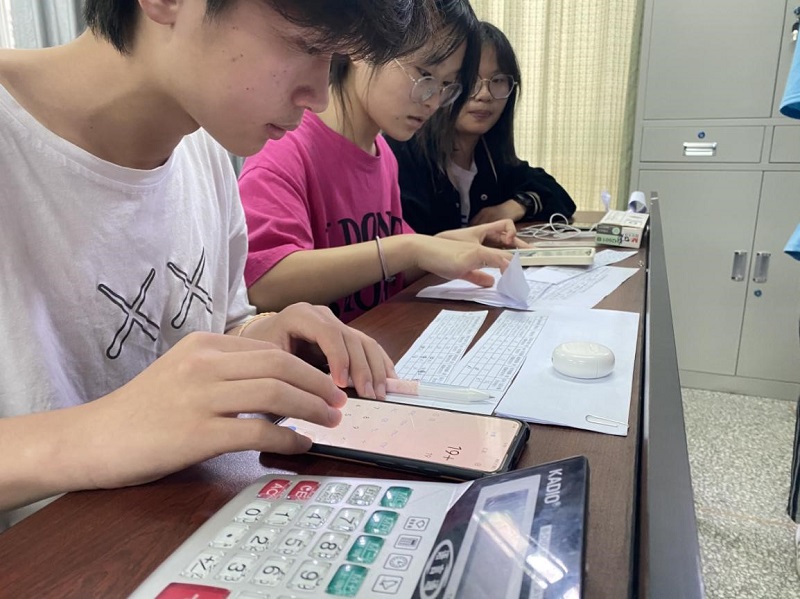 日出水了啊快点使劲动态图