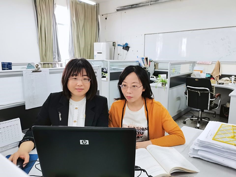 日出水了啊快点使劲动态图