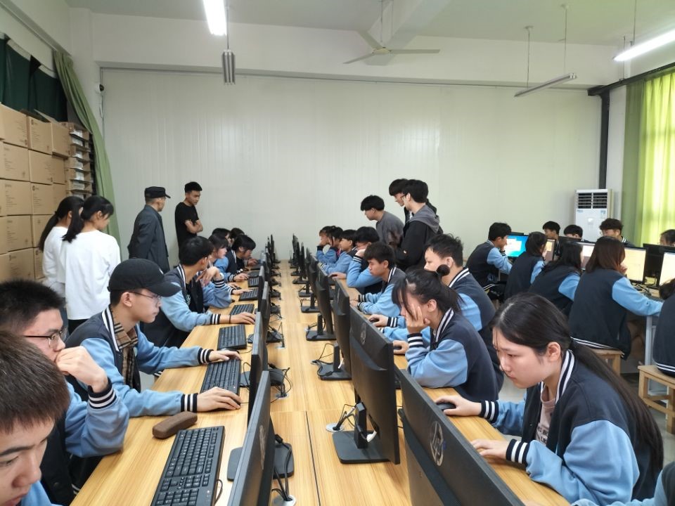 日出水了啊快点使劲动态图