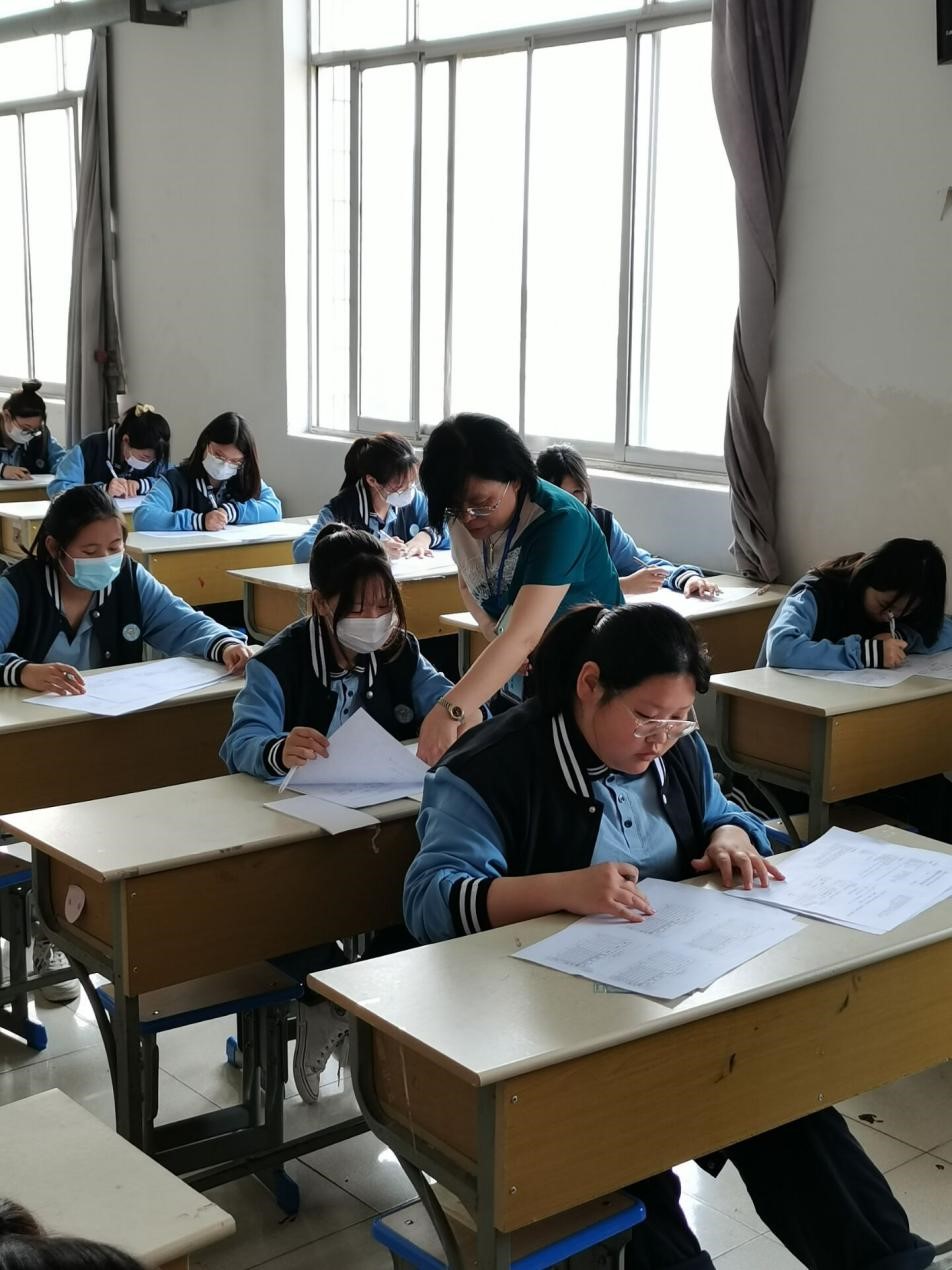 日出水了啊快点使劲动态图