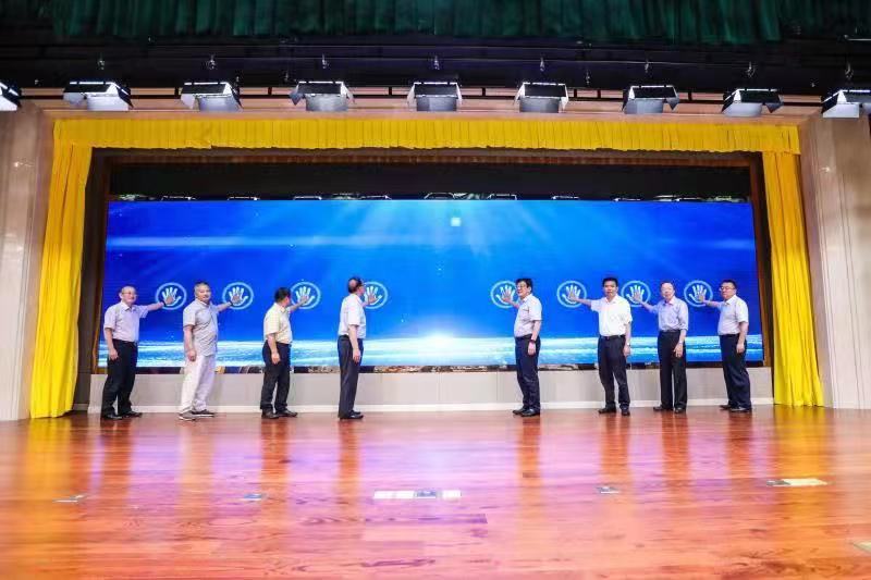 日出水了啊快点使劲动态图