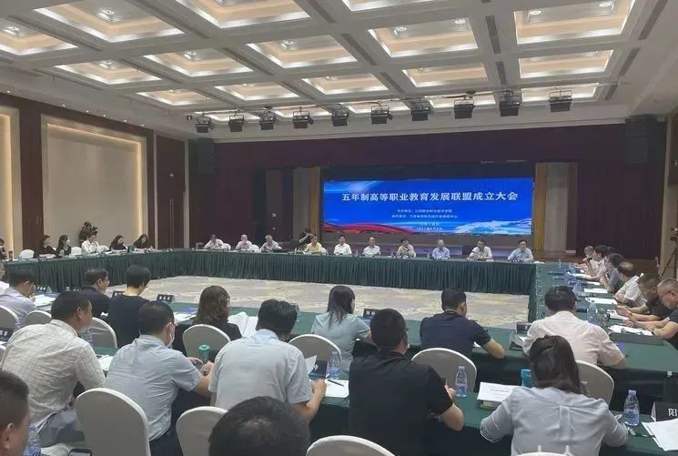 日出水了啊快点使劲动态图