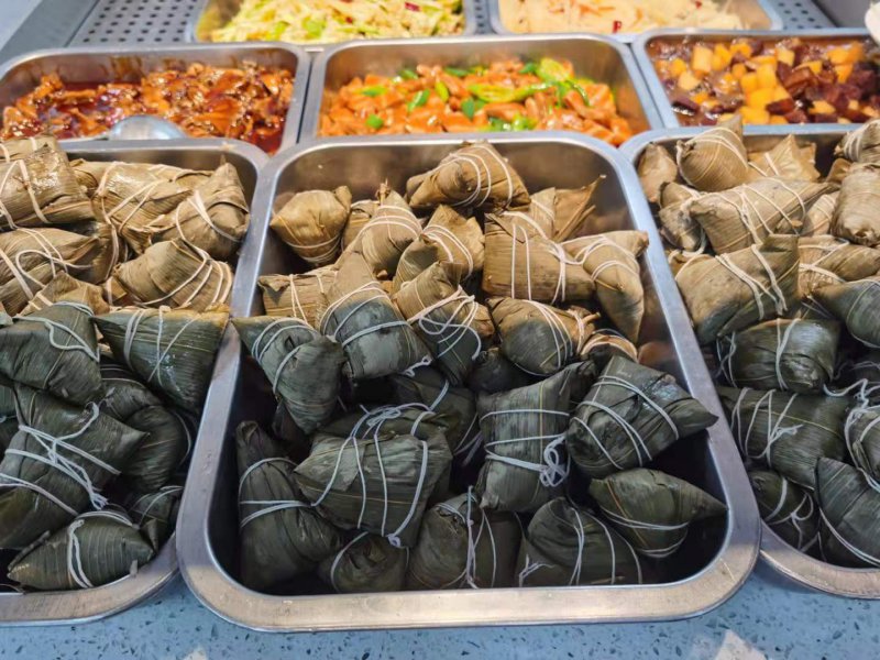 日出水了啊快点使劲动态图