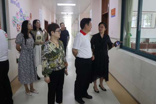 日出水了啊快点使劲动态图