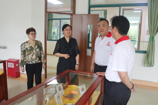 日出水了啊快点使劲动态图